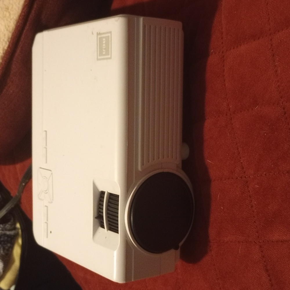 RCA Projector - Picture 2 of 4